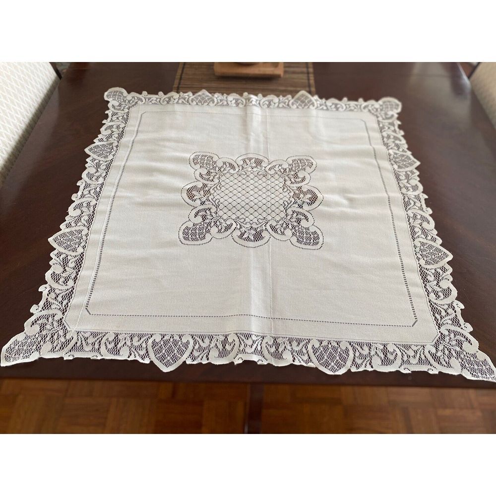 Vintage 1980s Ivory Lace Leaves Rectangle Tablecloth Cottage Farmhouse 26" x 28"